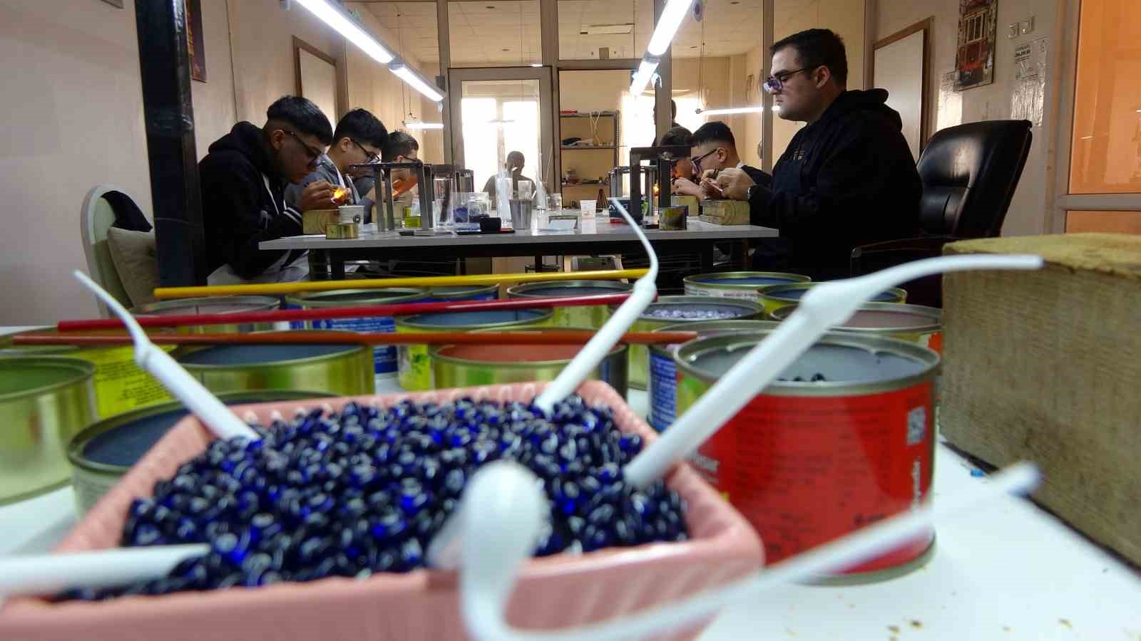 ÜLKEMİZDE GELECEĞİN DİPLOMALI KUYUMCULARI YERKÖYDE YETİŞTİRİLİYOR