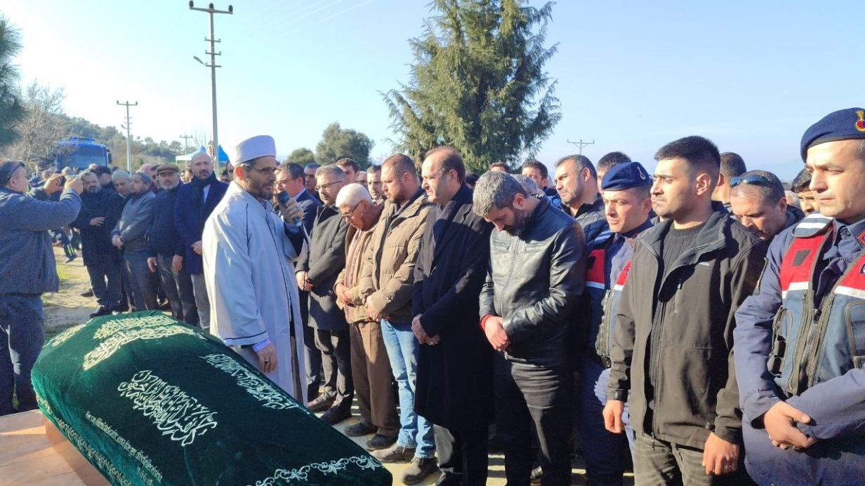 İZMİR’DE ÖLDÜRÜLEN TAKSİCİ MEMLEKETİ AYDIN’DA TOPRAĞA VERİLDİ