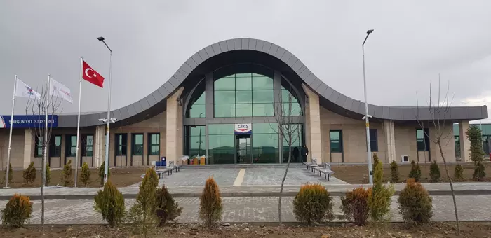 HIZLI TRENİN SORGUN VE AKDAĞMADENİ GARLARI HİZMETE GİRİYOR