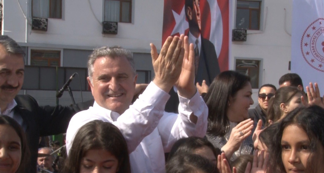 BAKAN BAK EDİRNE’DE ROMAN HAVASI OYNADI 
