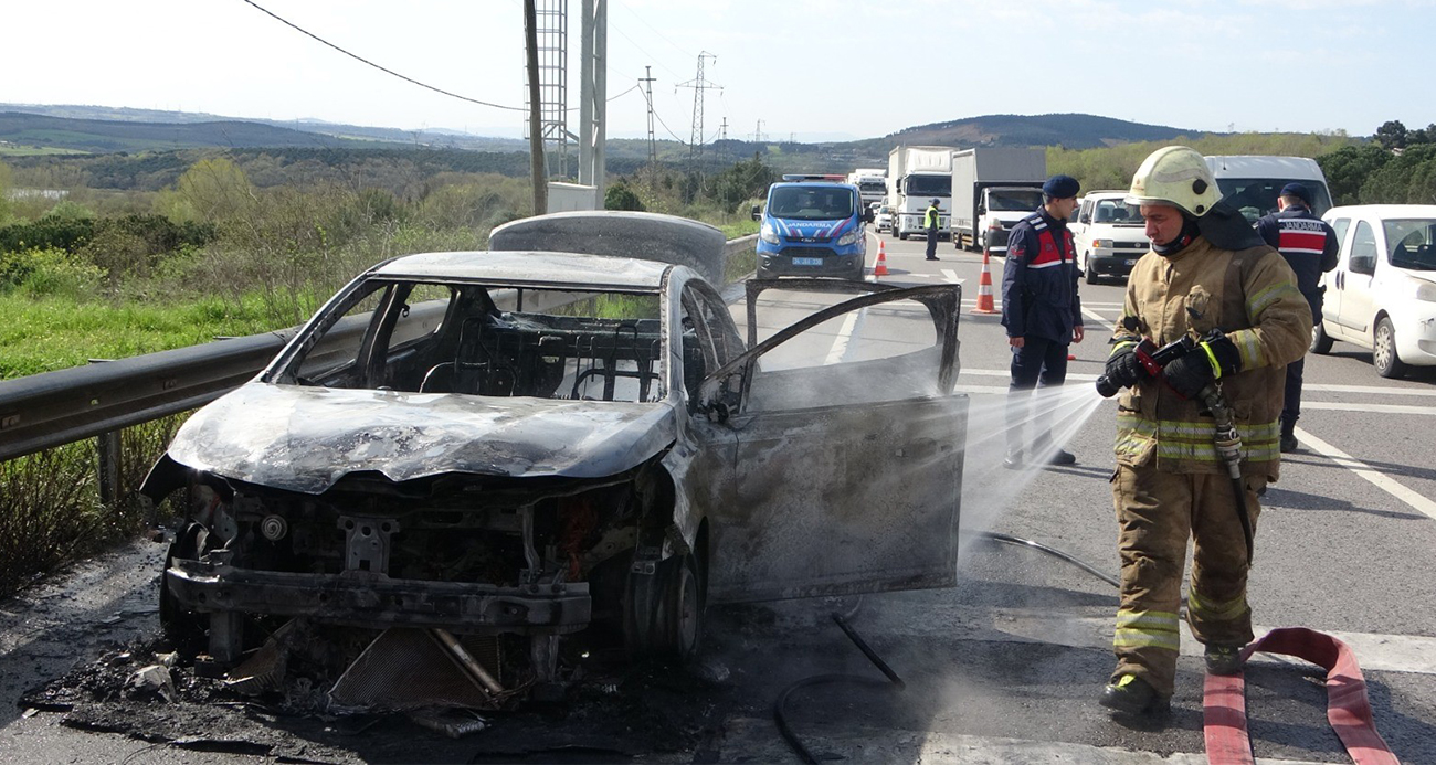PENDİK’TE KİRALIK ARAÇ ALEV ALEV YANDI 