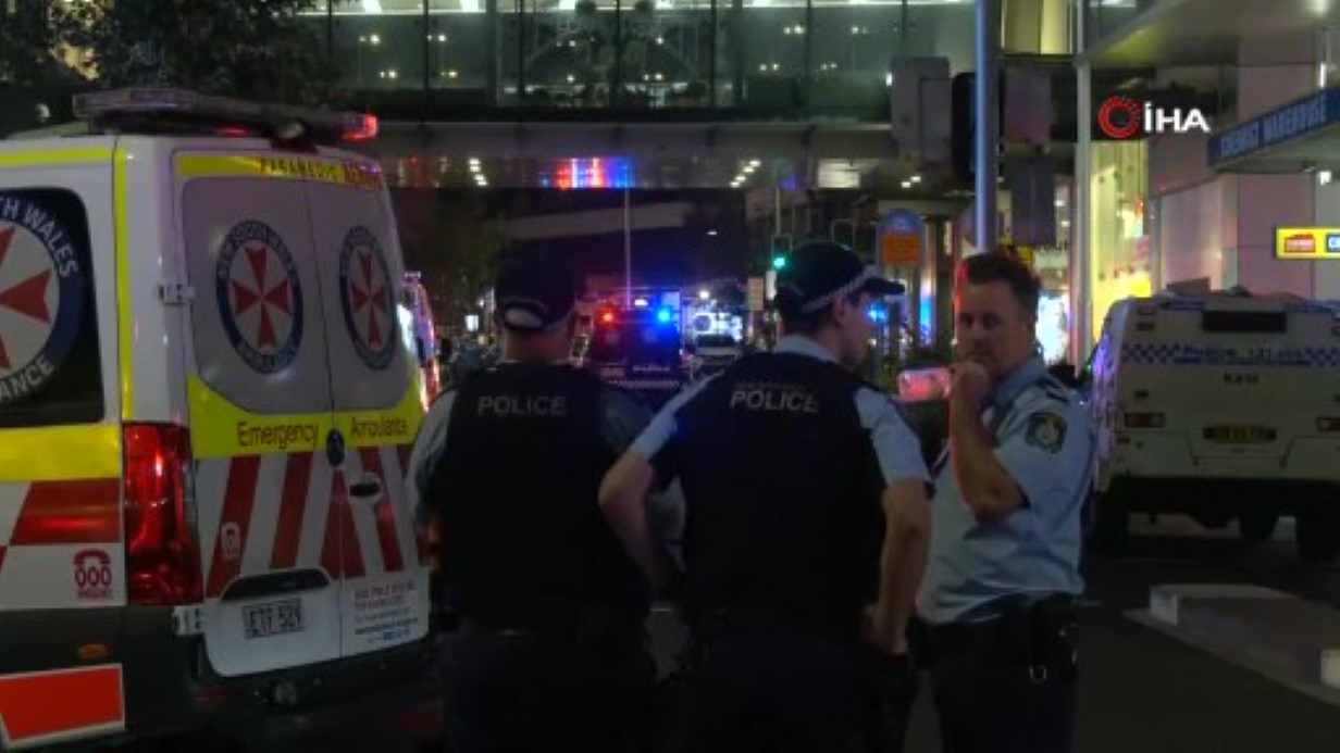 SYDNEY’DE ALIŞVERİŞ MERKEZİNE BIÇAKLI SALDIRI: 5 ÖLÜ