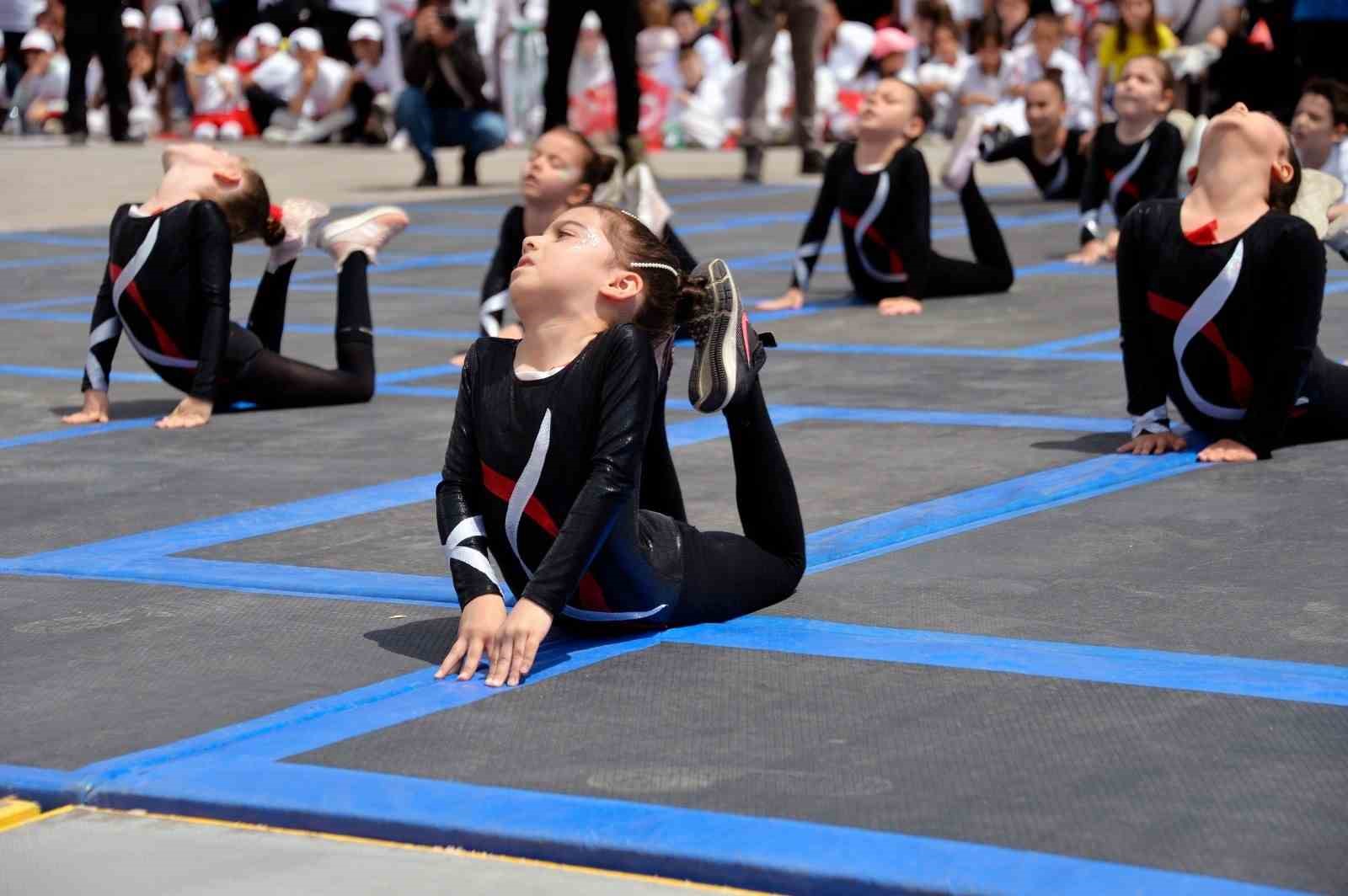 19 MAYIS ATATÜRK’Ü ANMA GENÇLİK VE SPOR BAYRAMI KUTLANDI