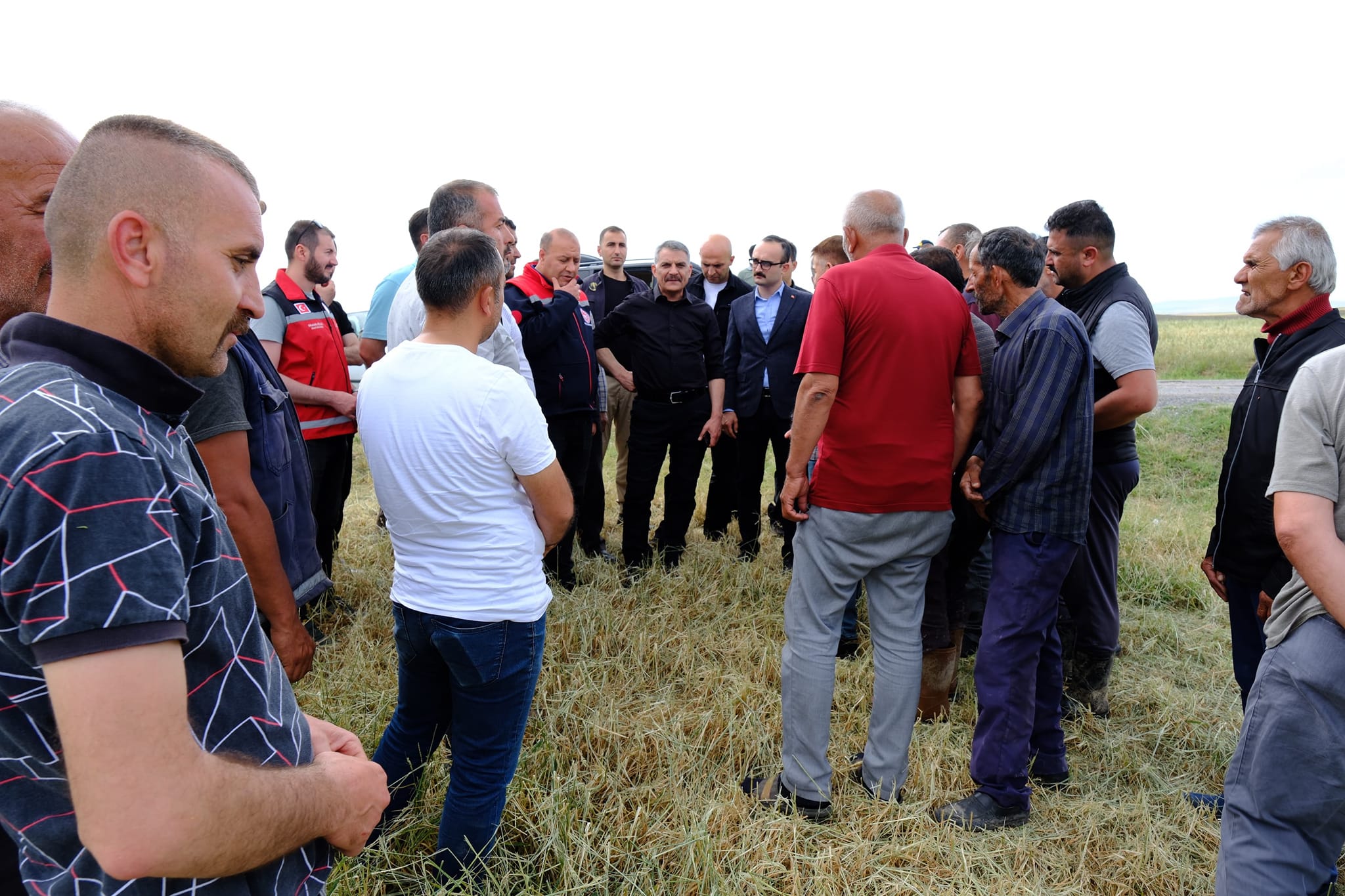 ŞİDDETLİ DOLU 150 BİN DEKAR TARIM ALANINDA HASARA YOL AÇTI