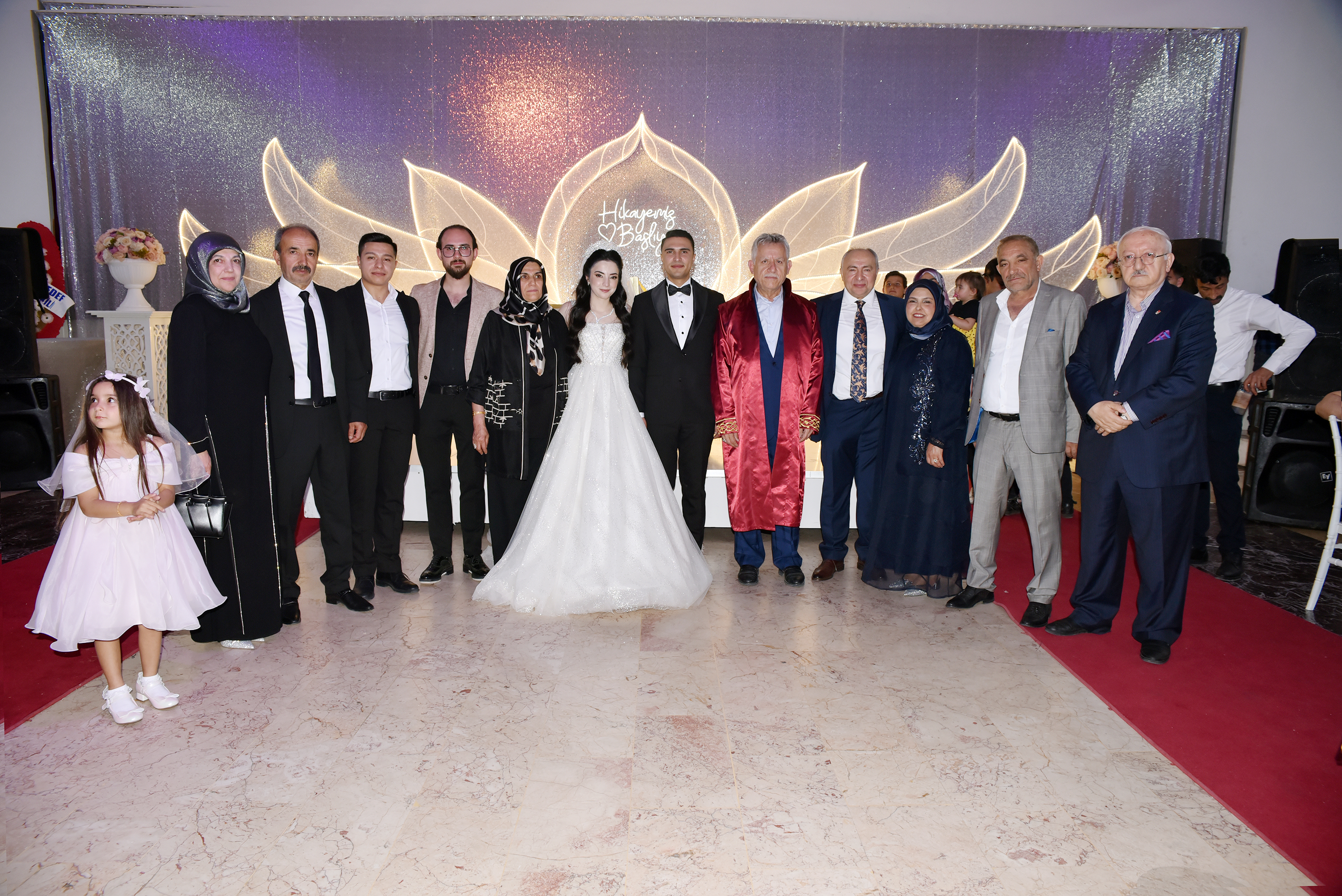 İŞ İNSANI HAYRİ ALKAN'IN OĞLU BATUHAN MUTLULUĞA YELKEN AÇTI