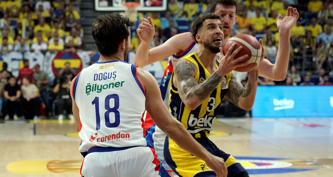 A. EFES, FİNAL SERİSİNDE DURUMU 2-1’E GETİRDİ 