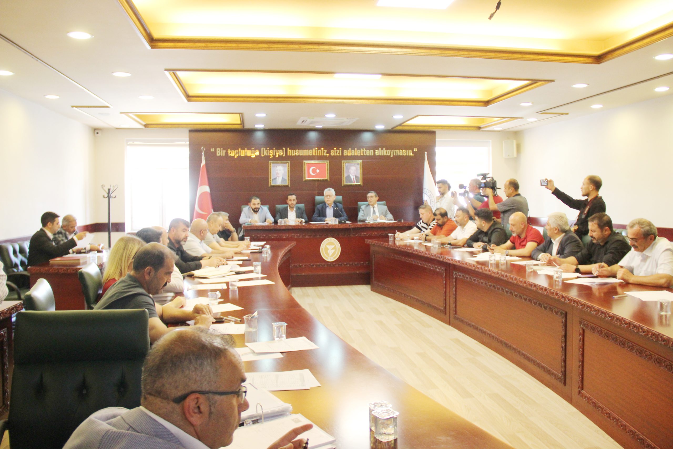 YOZGAT BELEDİYE MECLİSİNDE ZAMLI TOPLANTI