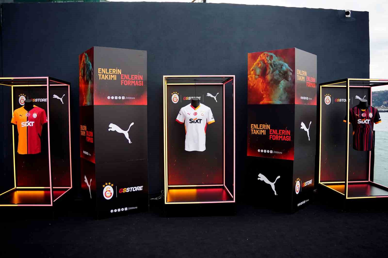 GALATASARAY’DA YENİ SEZON FORMALARI TANITILDI