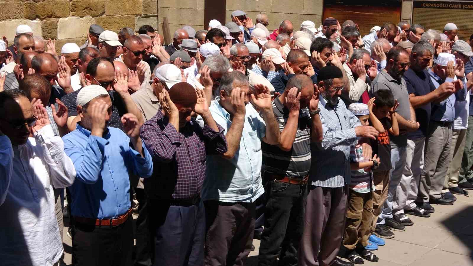 HENİYYE İÇİN YOZGAT’TA GIYABİ CENAZE NAMAZI KILINDI