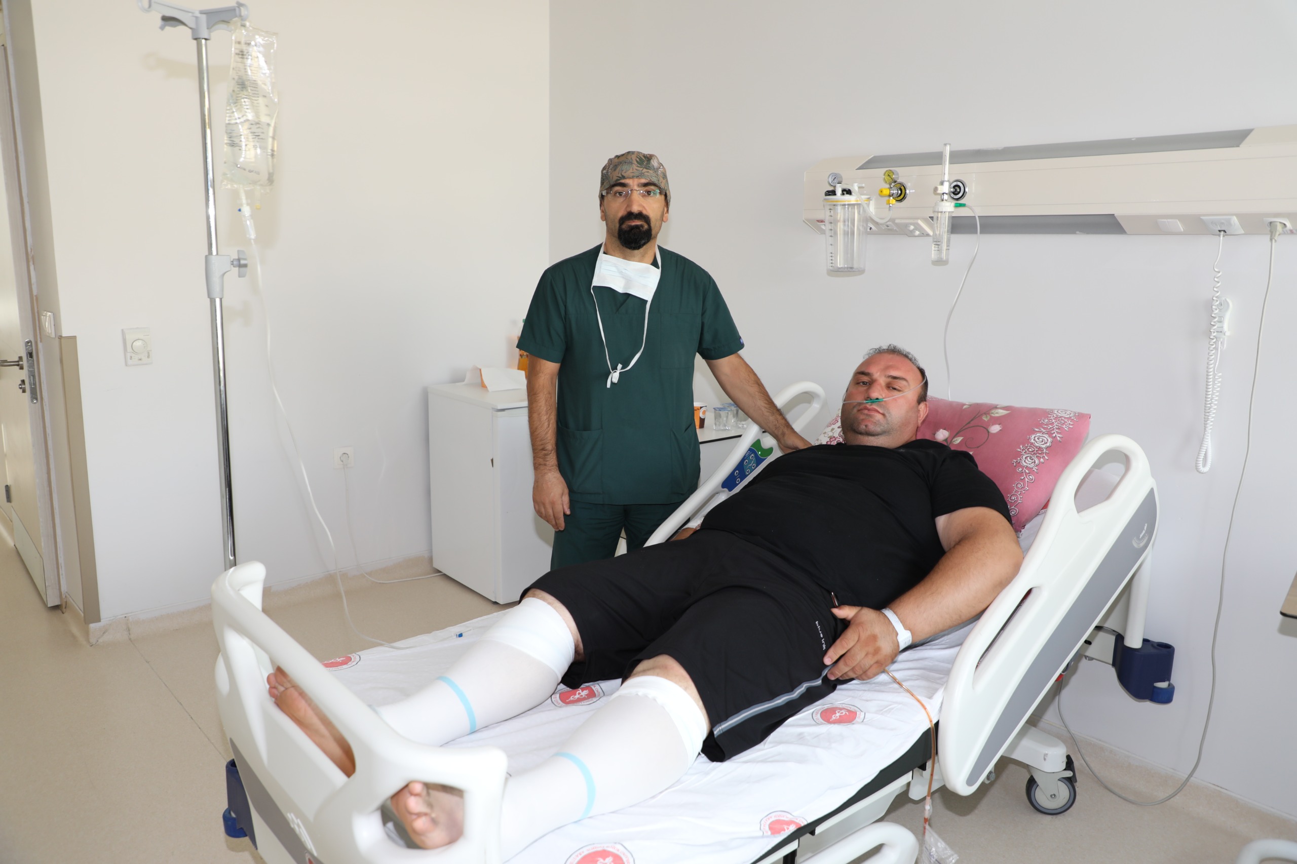SERDAR HOCA MİDE KÜÇÜLTME AMELİYATLARIYLA OBEZLERİ RAHATLATIYOR