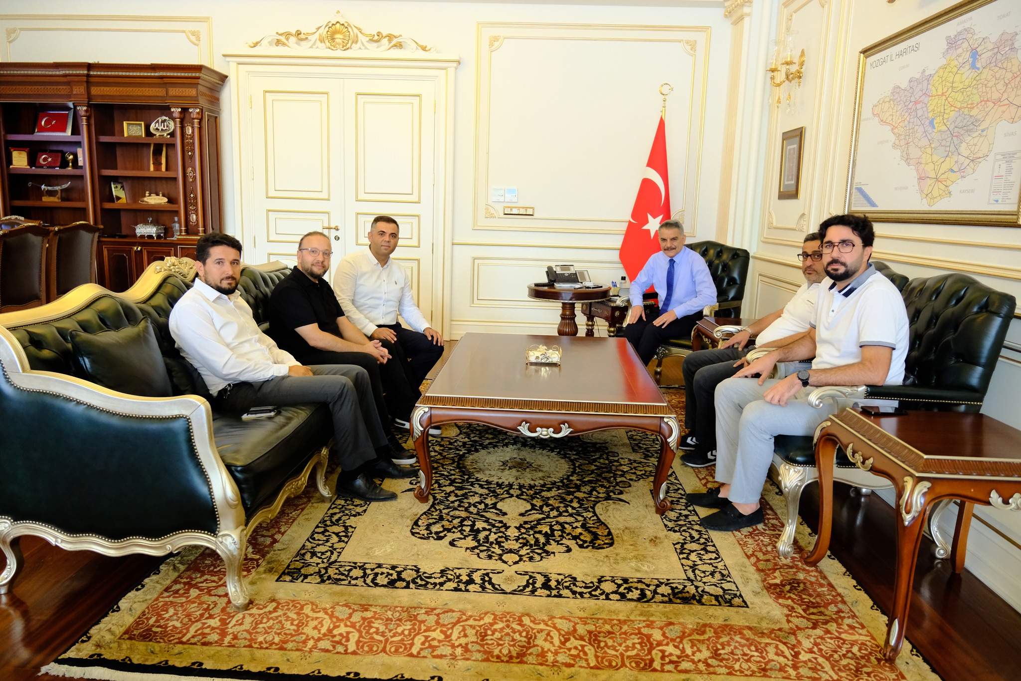 BOZOKSPORUN YENİ BAŞKAN ADAYI YILMAZ’DAN VALİYE İSTİŞARE ZİYARETİ
