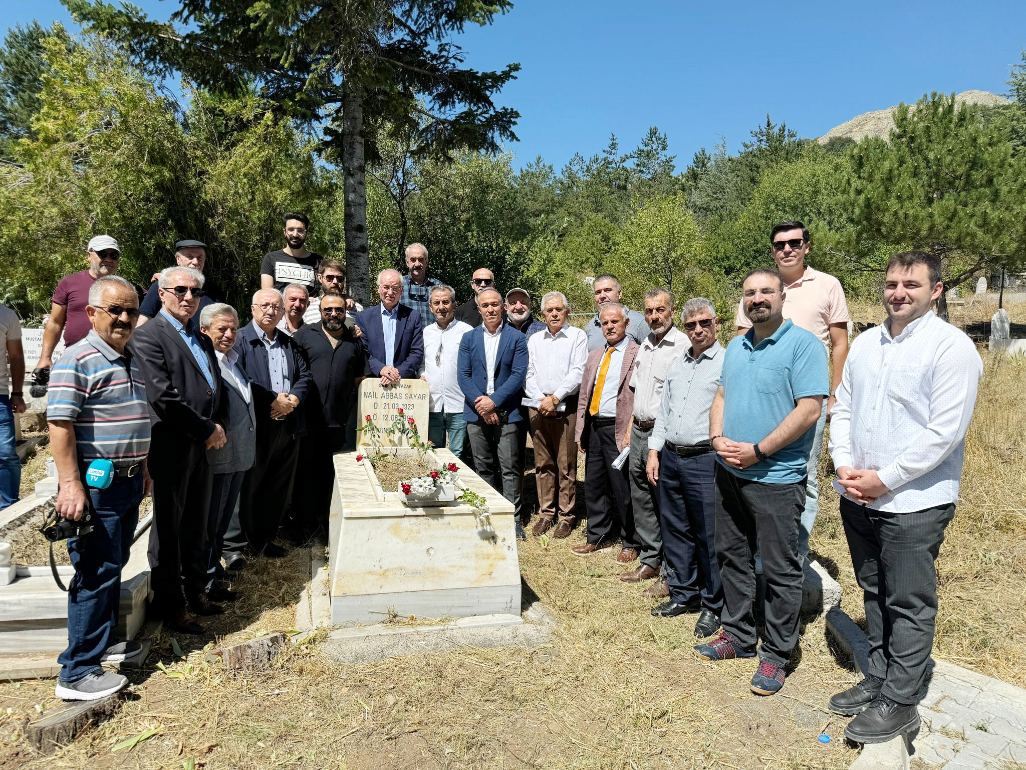 ABBAS SAYAR ÖLÜMÜNÜN 25.YILINDA MEZARI BAŞINDA RAHMETLE ANILDI