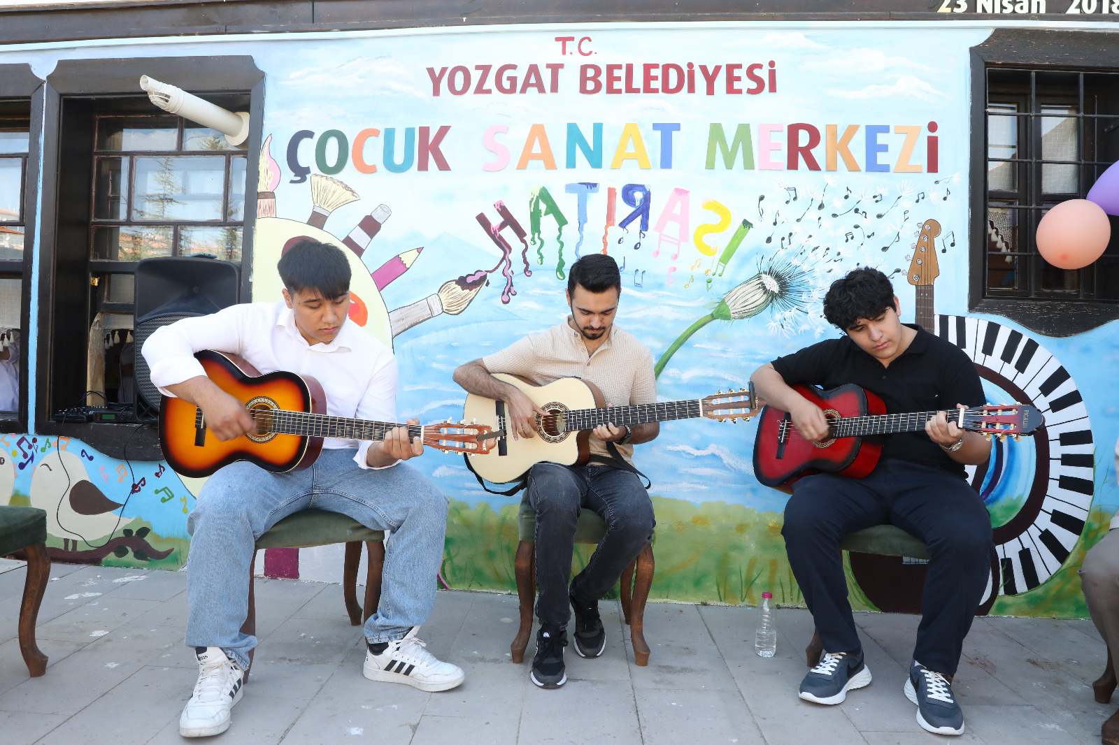 BELEDİYE ÇOCUK SANAT MERKEZİ’NİN SERGİSİ İLGİ GÖRDÜ