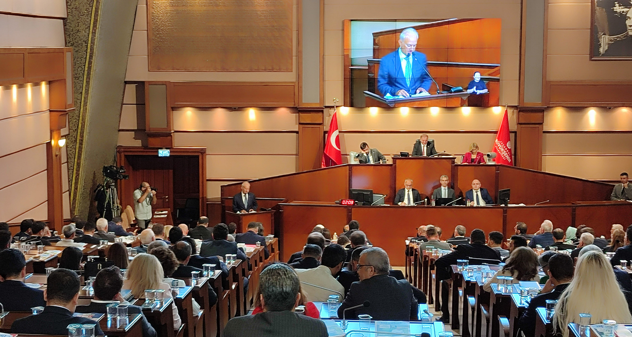 İBB MECLİSİ’NDE VANİKÖY’DEKİ KAÇAK YAPILAR KONUŞULDU