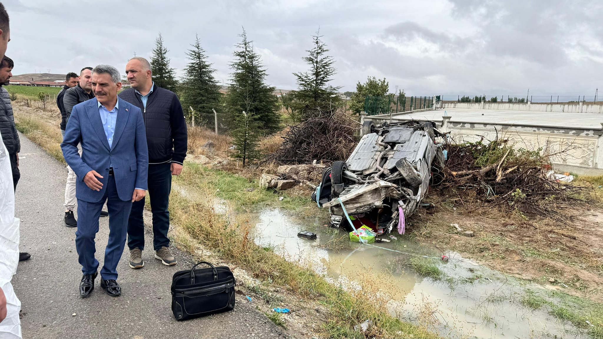 YOZGAT SORGUN KARAYOLUNDA FECİ KAZA : 1 BEKÇİ ÖLDÜ, 3 KİŞİ YARALANDI
