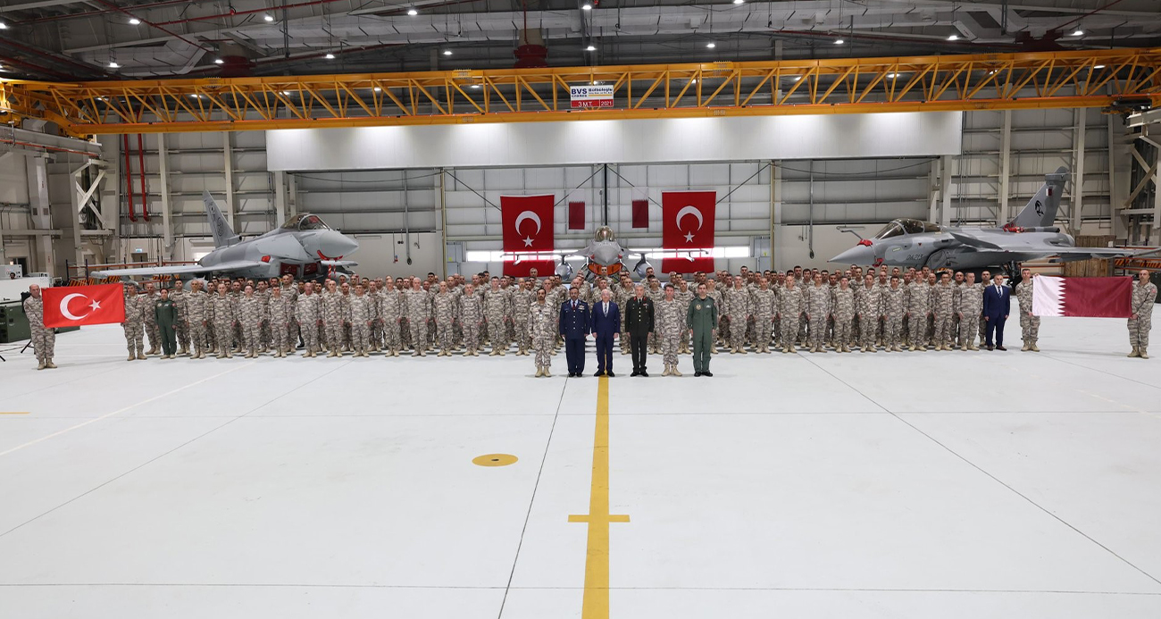MİLLİ SAVUNMA BAKANI GÜLER, KATAR TÜRK HAVA UNSUR KOMUTANLIĞINI ZİYARET ETTİ
