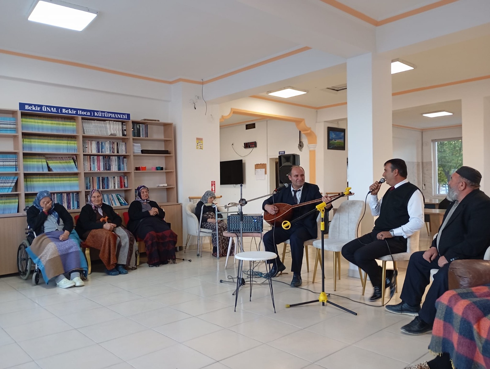 BAHADIN KASABASINDA DÜZENLENEN 3.YAŞLILAR ŞENLİĞİ İLGİYLE İZLENDİ