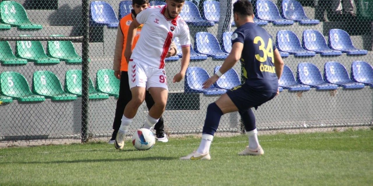 BOZOKSPOR, İSTANBUL DEPLASMANINDA LİDERE BOYUN EĞDİ: 1-4