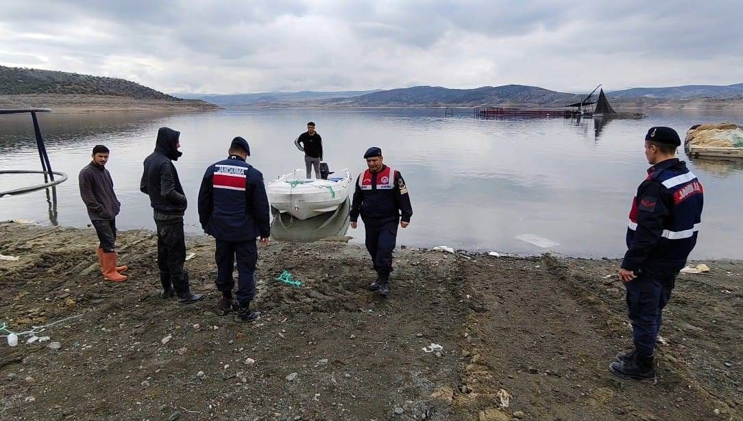 ÇEKEREK BARAJINDAKİ BALIK YETİŞTİRME TESİSLERİNE ‘JANDARMA’  DENETİMİ