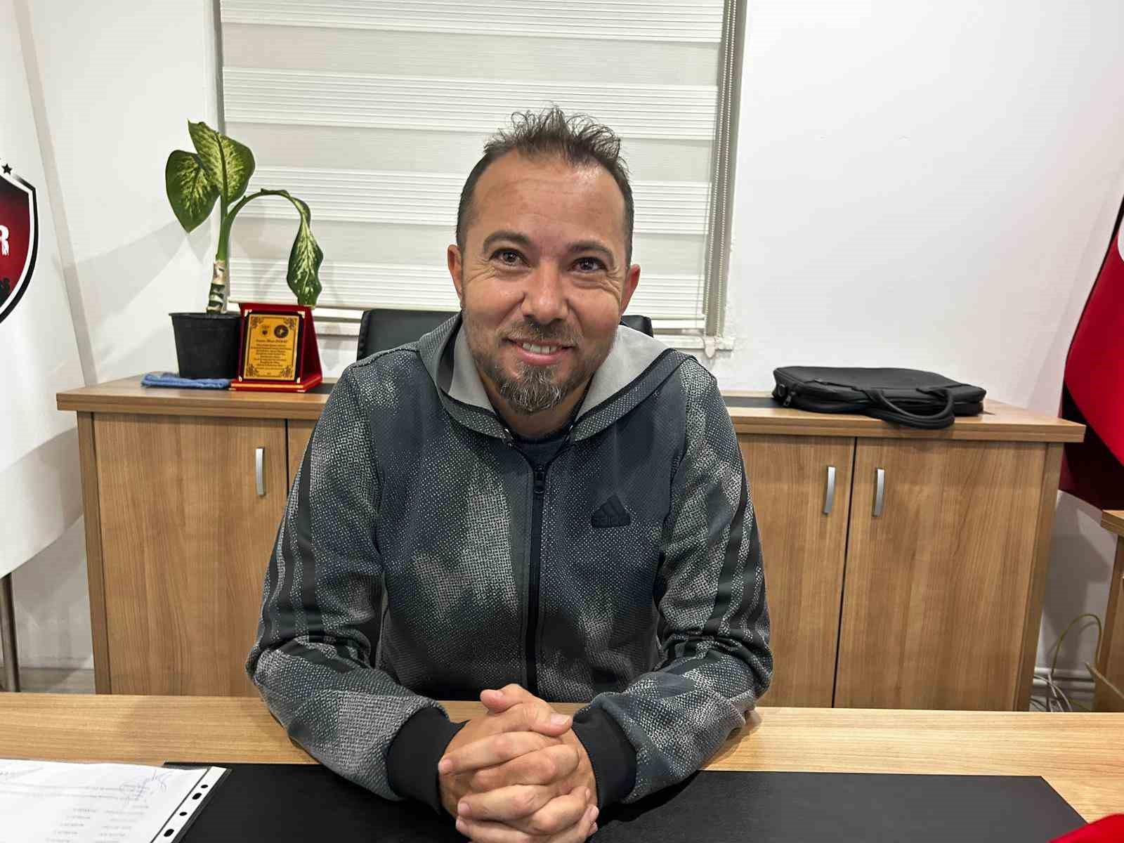 ÖZBAY,1,4 MİLYON LİRA ALACAĞINDAN VAZGEÇEREK GÖREVİNİ BIRAKTI