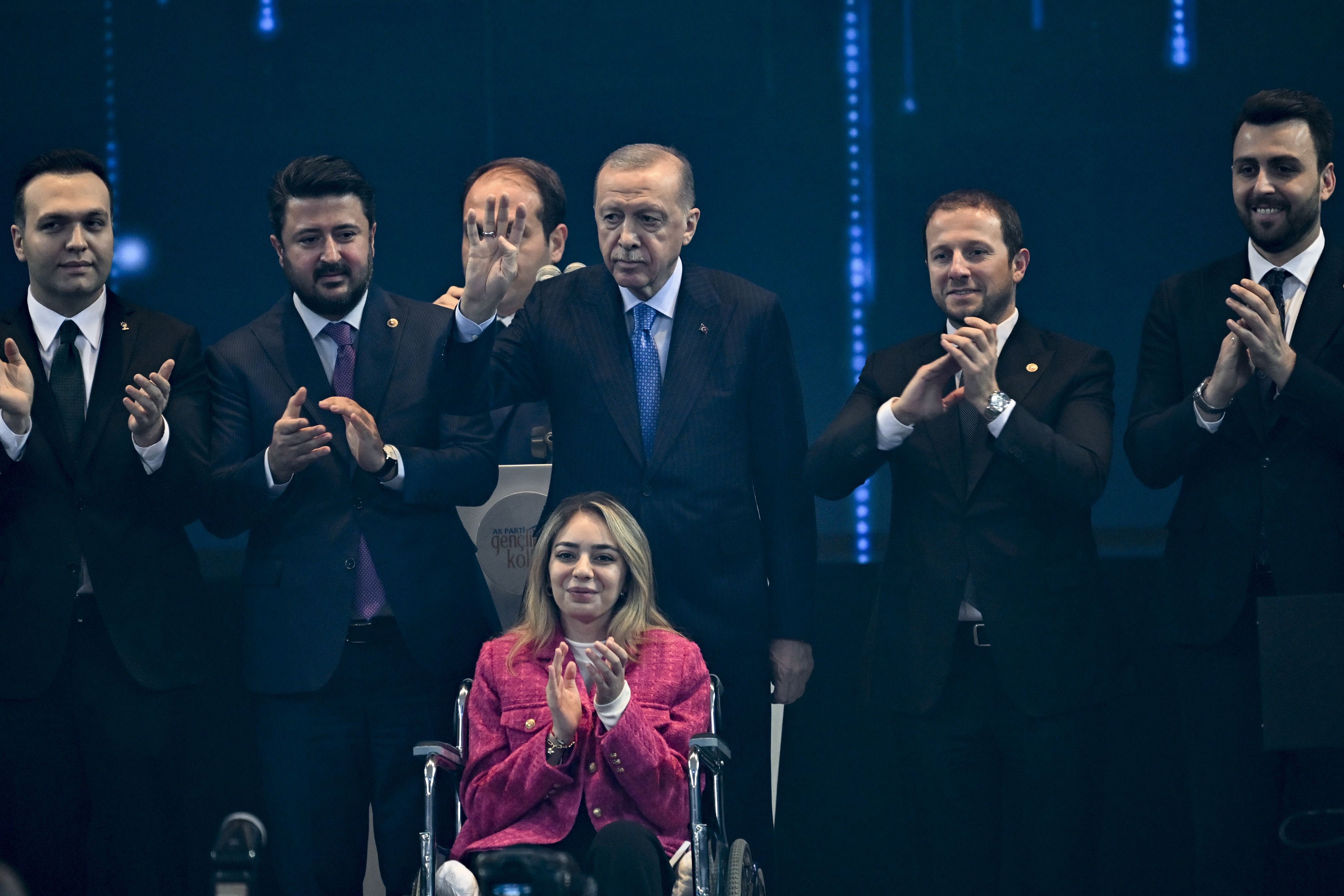 HEMŞEHRİMİZ YUSUF İBİŞ AK PARTİ GENÇLİK KOLLARI BAŞKANLIĞINI DEVRALDI