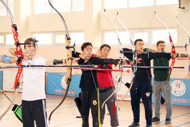 OKCULUK SPORU YOZGAT GENÇLİK MERKEZİNDE YENİDEN HAYAT BULUYOR