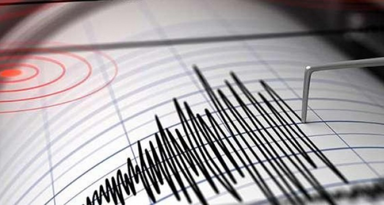 İZMİR KÖRFEZİ’NDE 4 BÜYÜKLÜĞÜNDE DEPREM
