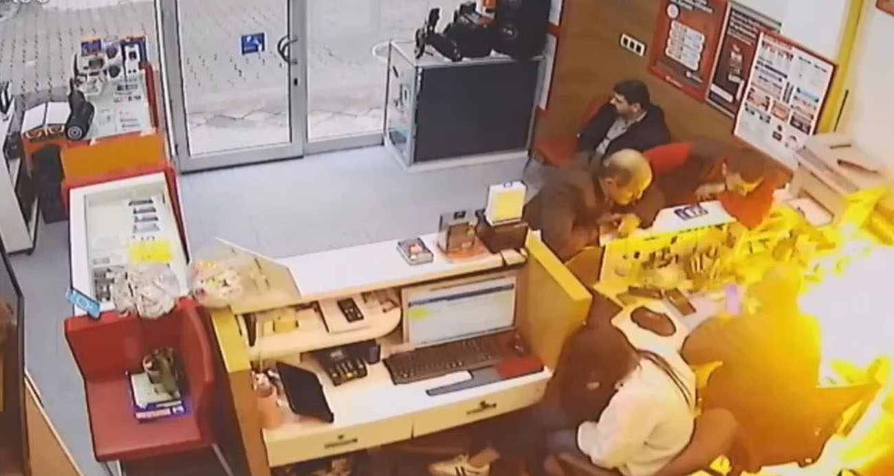 ARTVİN’DE TAMİR İÇİN GETİRİLEN CEP TELEFONU BOMBA GİBİ PATLADI