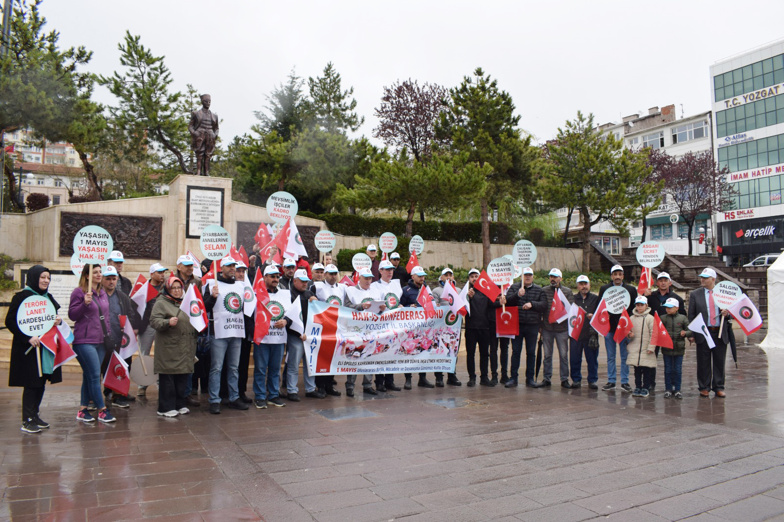 1 MAYIS EMEK VE DAYANIŞMA GÜNÜ CUMHURİYET ALANINDA KUTLANDI