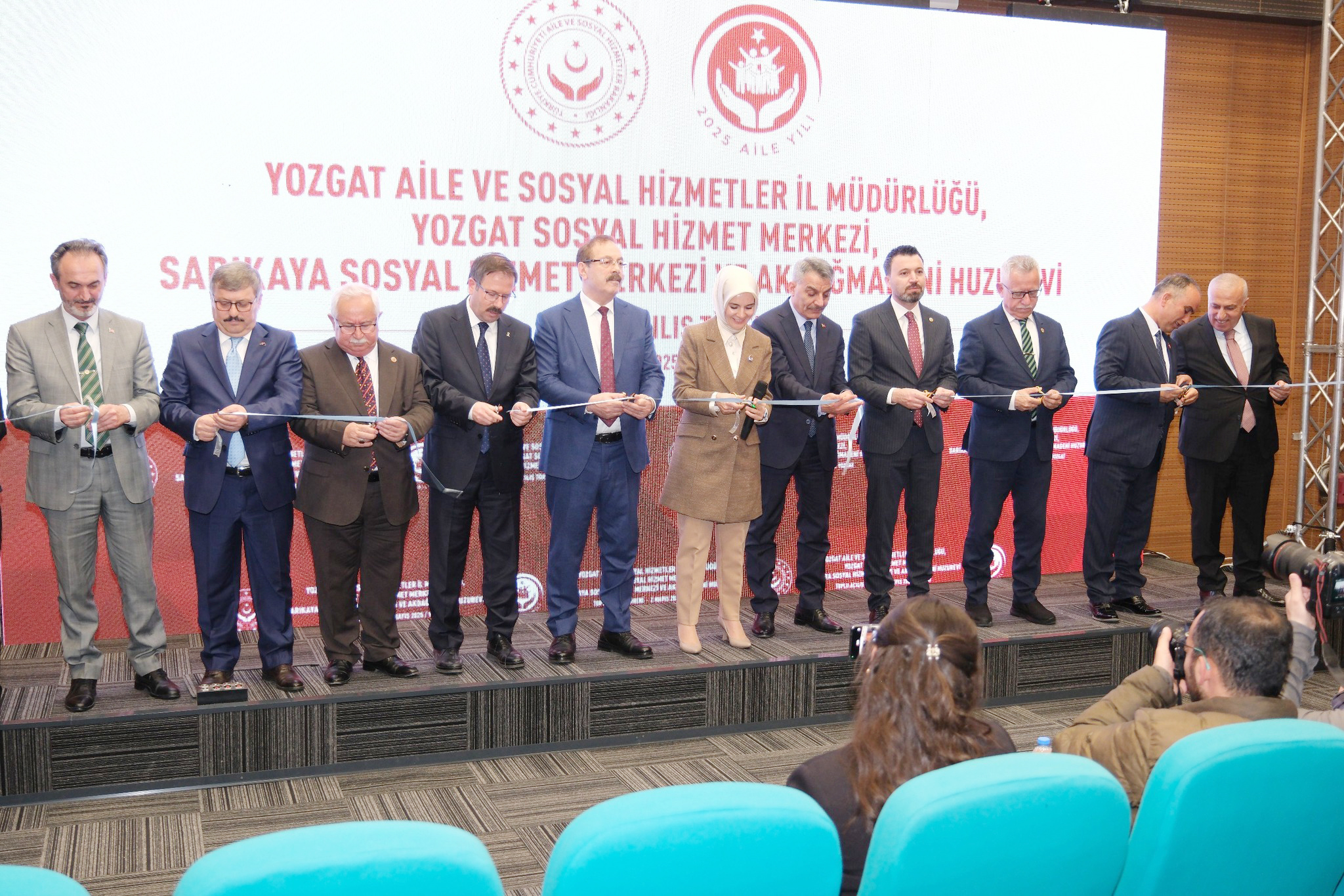 AİLE BAKANI GÖKTAŞ, YOZGAT’TA 4 HİZMET BİNASINI HİZMETE SUNDU