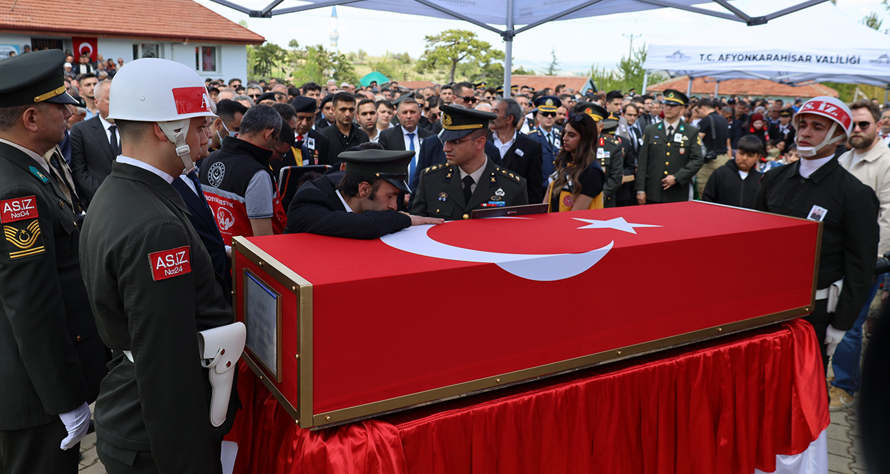 AFYONKARAHİSAR KAHRAMANINI UĞURLADI