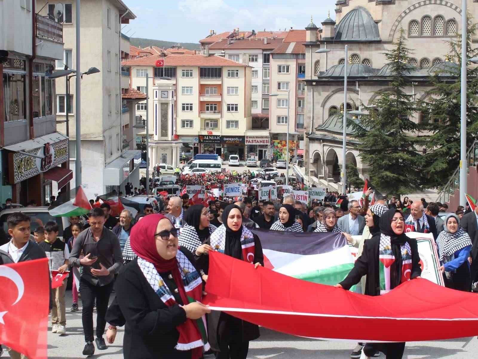 Akdağmadeni’nde filistin’e destek yürüyüşü düzenlendi