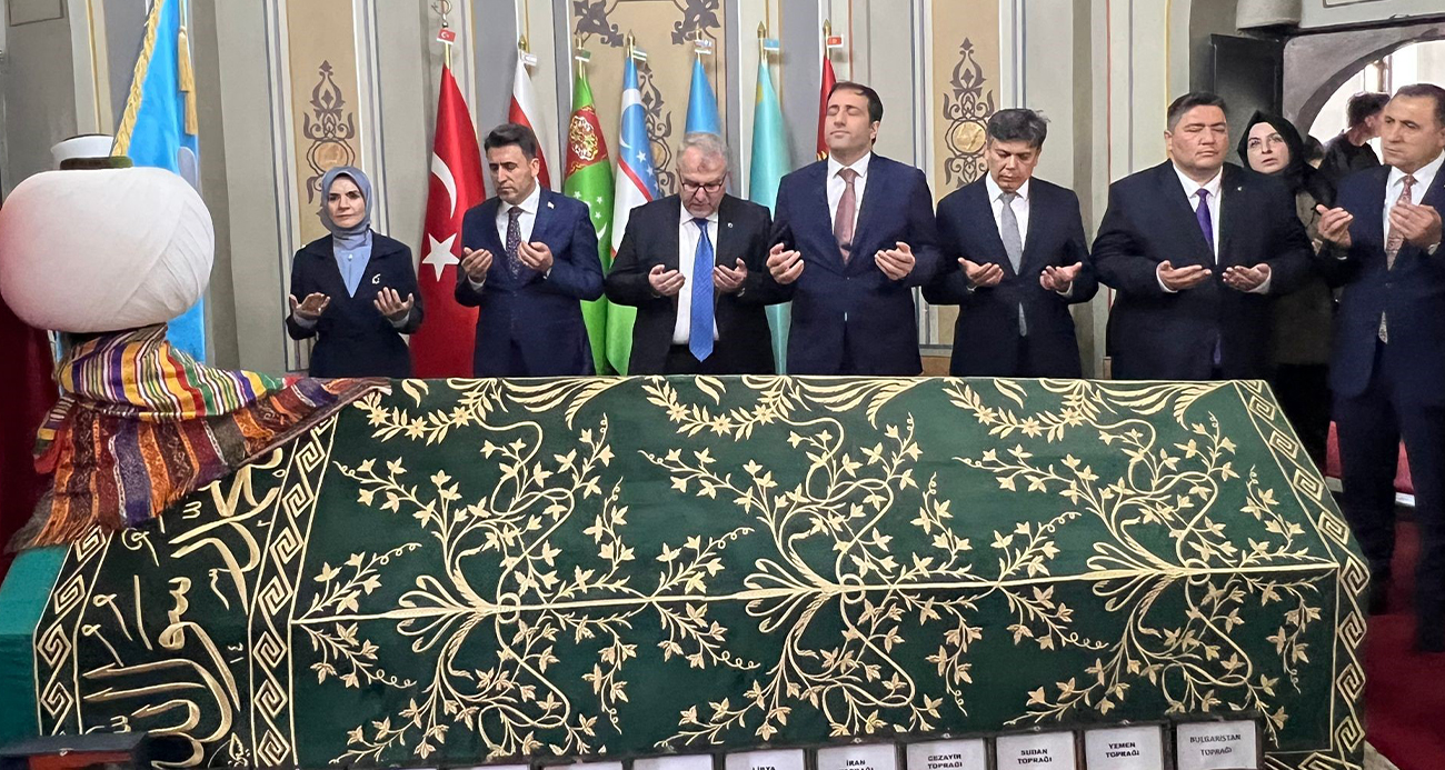 BAKAN GÖKTAŞ, ERTUĞRUL GAZİ TÜRBESİ’Nİ ZİYARET ETTİ