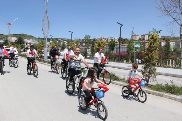 Gençlik haftası'nda bisiklet ve motosiklet turları düzenlendi