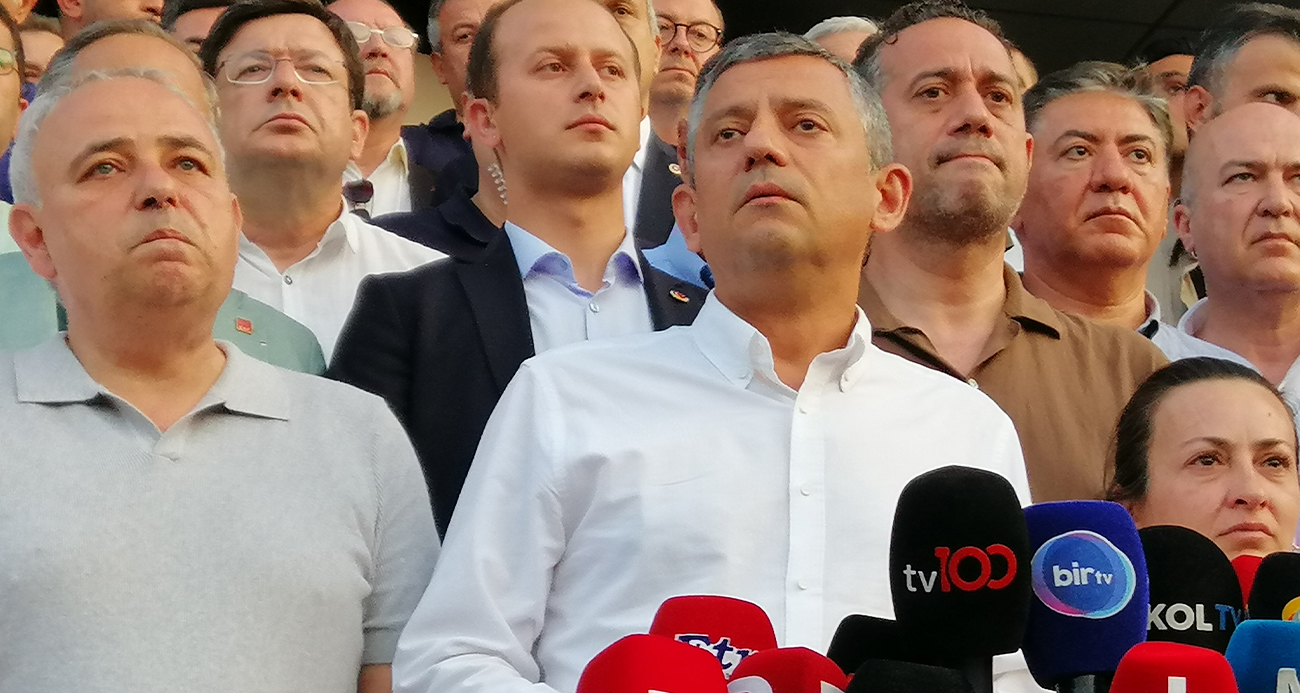 ÖZGÜR ÖZEL: "BEN AKLIMIN YARISINI KAYBETTİM, KALBİMİN YARISINI KAYBETTİM"