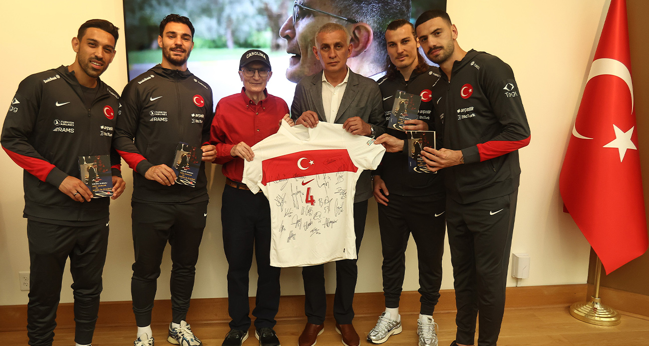 A MİLLİ TAKIM’DAN AZİZ SANCAR’A ZİYARET