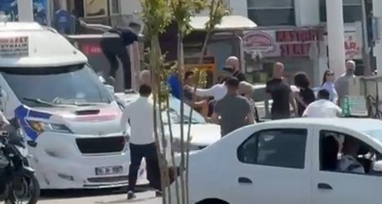 BOKS RİNGLERİNİ ARATMAYAN KAVGA
