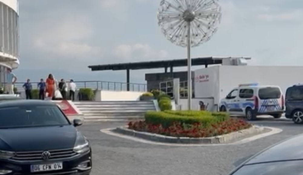 PARKTAKİ KAVGADA HAYATINI KAYBEDEN ÇOCUK DEFNEDİLDİ, 13 YAŞINDAKİ ÇOCUK TUTUKLANDI