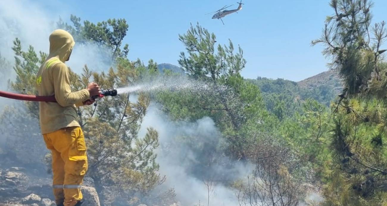 DENİZLİ’DE ORMAN YANGININA HAVADAN VE KARADAN MÜDAHALE EDİLİYOR