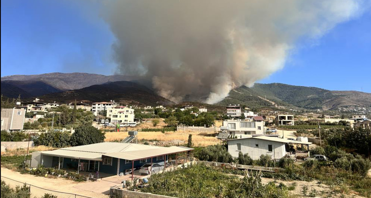 ORMAN YANGININA MÜDAHALE 22. SAATTE DEVAM EDİYOR 