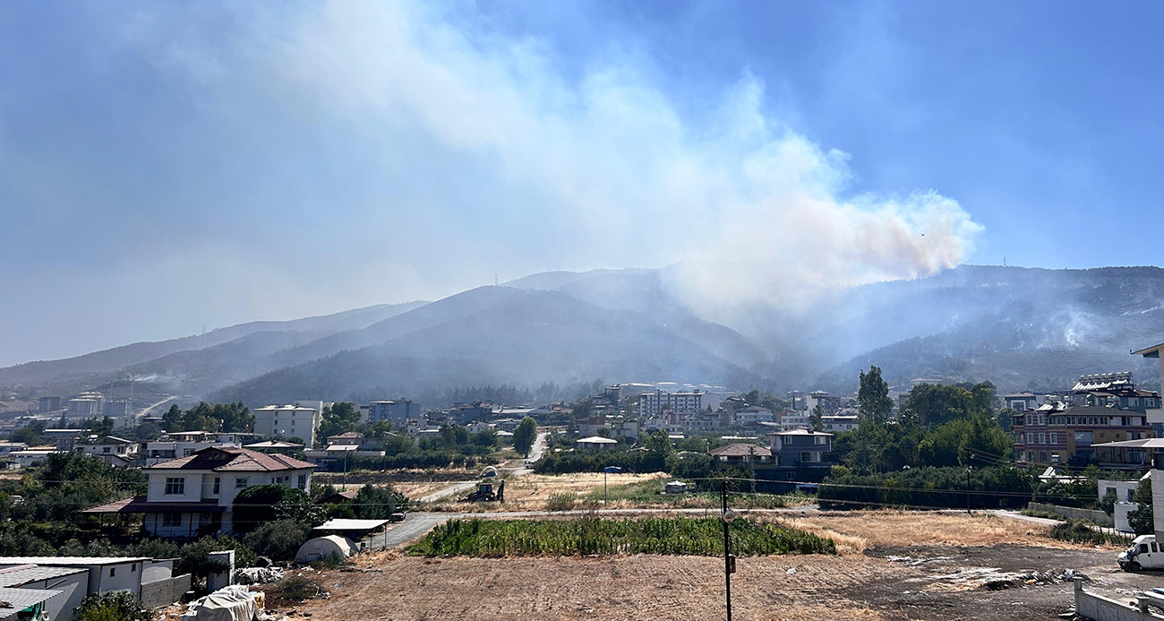 HATAY’DAKİ ORMAN YANGINI 30 SAATTİR DEVAM EDİYOR