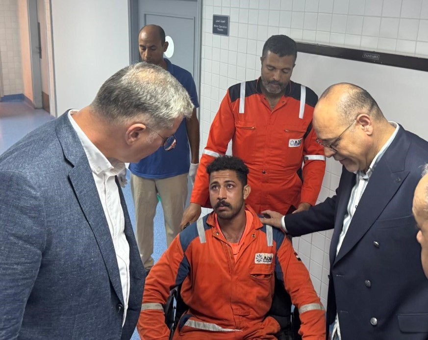 SÜVEYŞ KÖRFEZİ&#039;NDE SONDAJ GEMİSİ BATTI: 4 ÖLÜ, 3 KAYIP 