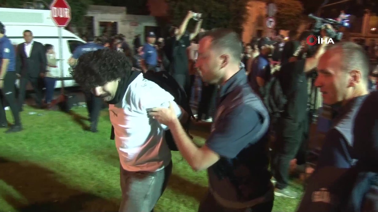 SARAÇHANE’DE İZİNSİZ EYLEM YAPAN 13 ŞÜPHELİ TUTUKLANDI