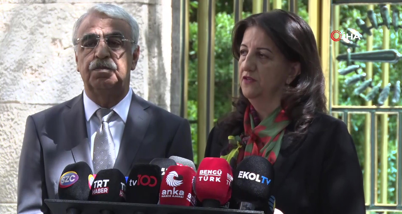 DEM PARTİ: "BUGÜN HEYET OLARAK İMRALI CEZAEVİNDE ÖCALAN İLE GÖRÜŞME GERÇEKLEŞTİRDİK"