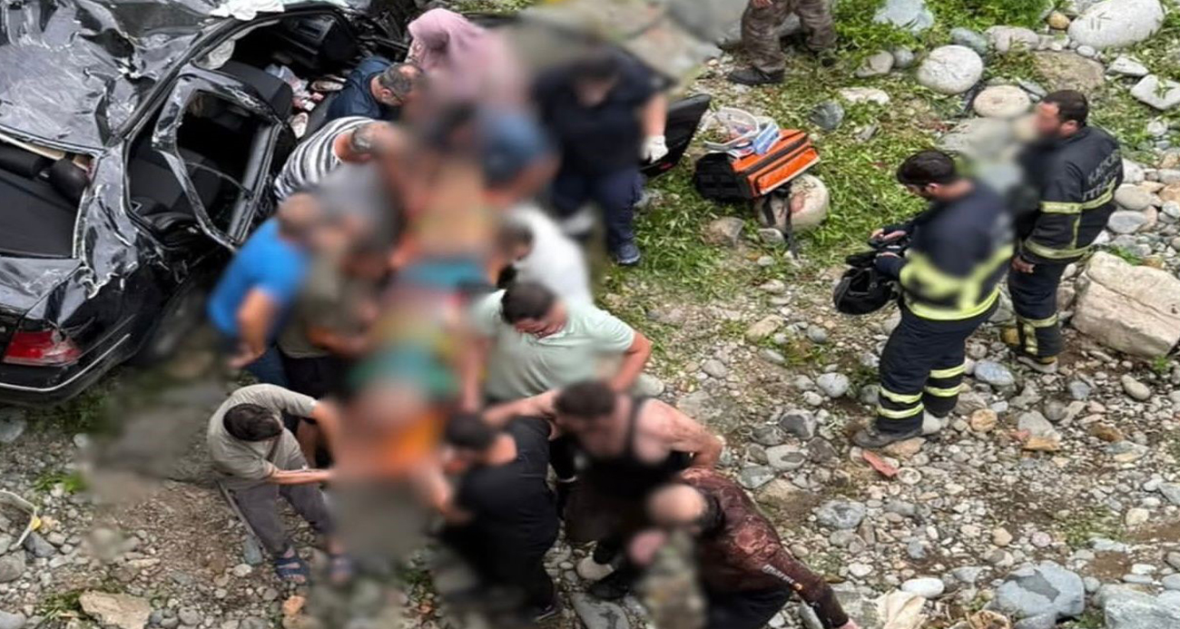 RİZE’DE İKİ ARAÇ ÇARPIŞTI: 1 ÖLÜ, 8 YARALI