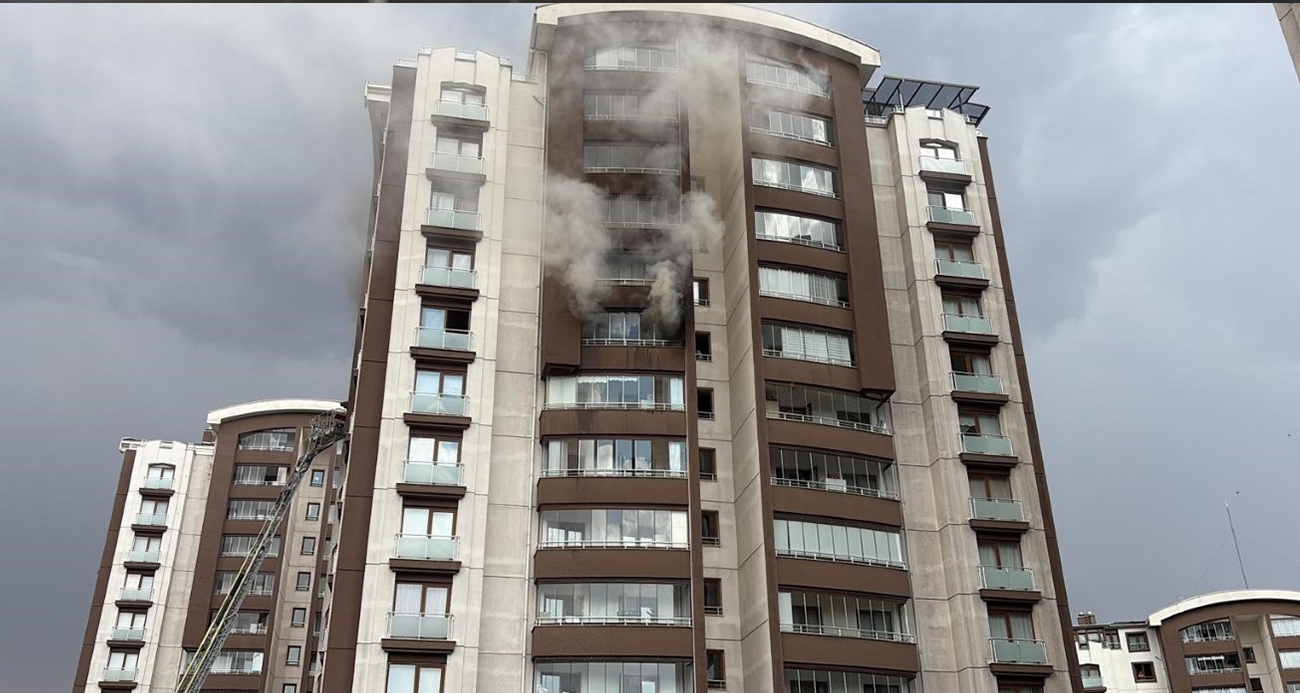 ANKARA’DA 14 KATLI BİNADA ÇIKAN YANGINDA MAHSUR KALAN 2 KİŞİ KURTARILDI 