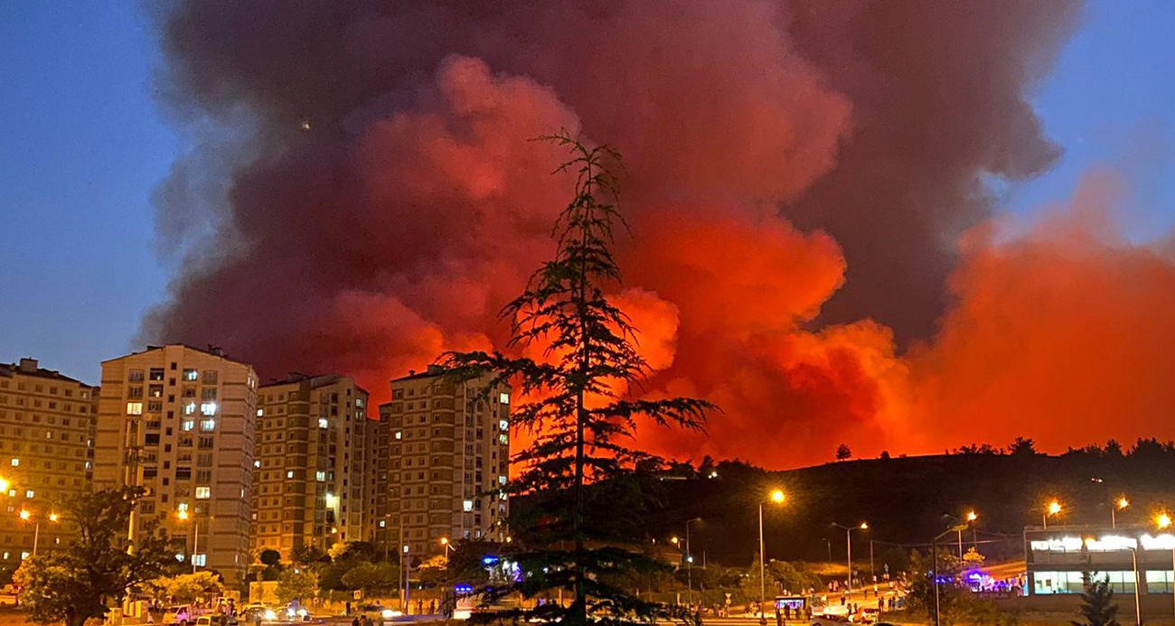 BURSA’DA YANGIN SEBEBİYLE KARAHIDIR MAHALLESİ BOŞALTILIYOR