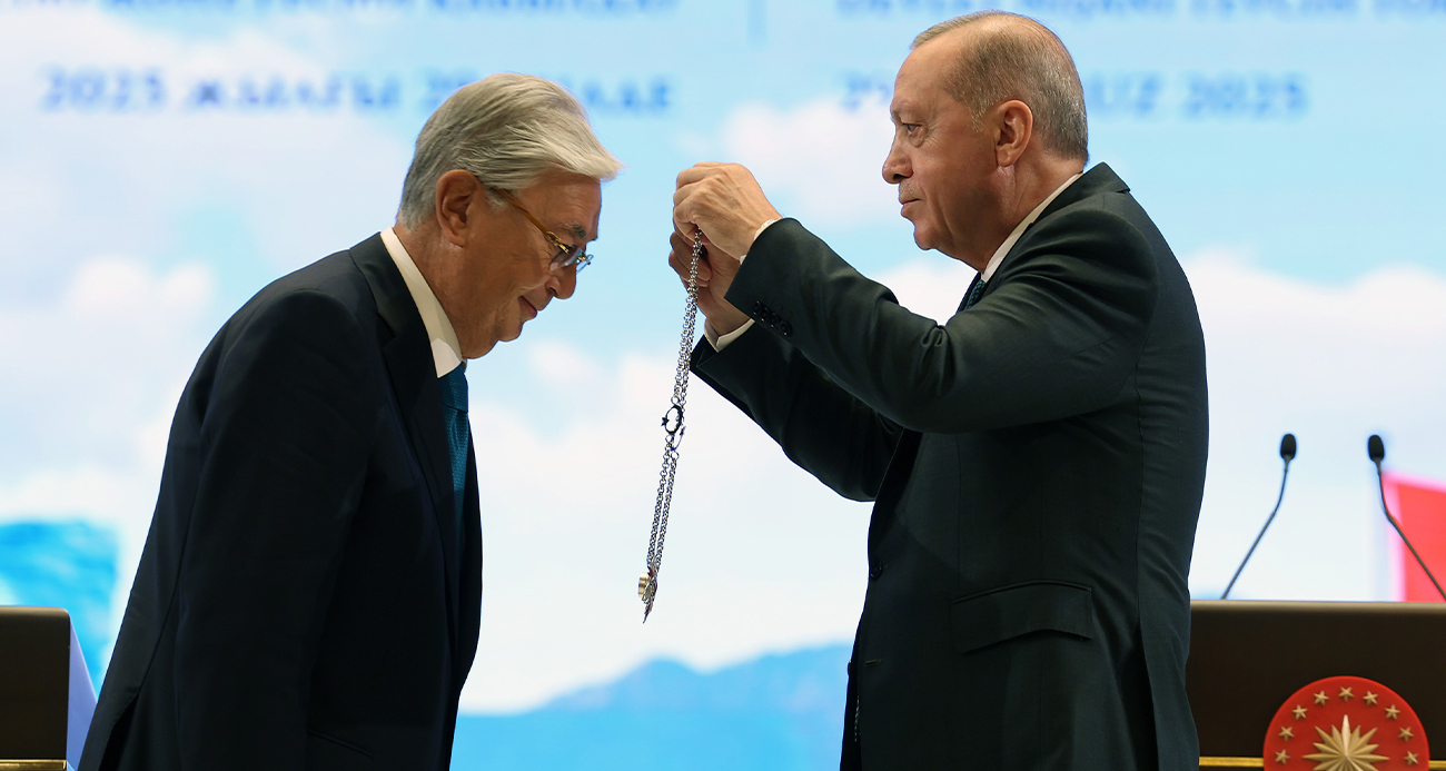 CUMHURBAŞKANI ERDOĞAN TARAFINDAN KAZAKİSTAN CUMHURBAŞKANI TOKAYEV’E DEVLET NİŞANI TEVCİH EDİLDİ 