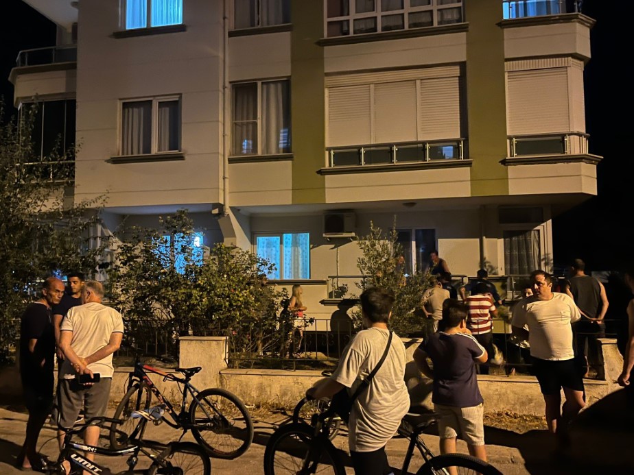 MENTEŞE BELEDİYE BAŞKANI ARAS’IN AİLESİNİN EVİNE MOLOTOFLU SALDIRI