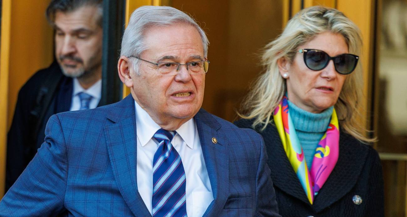 MENENDEZ&#039;İN EŞİ NADİNE MENENDEZ’E YOLSUZLUK VE RÜŞVET DAVASINDA 4,5 YIL HAPİS 
